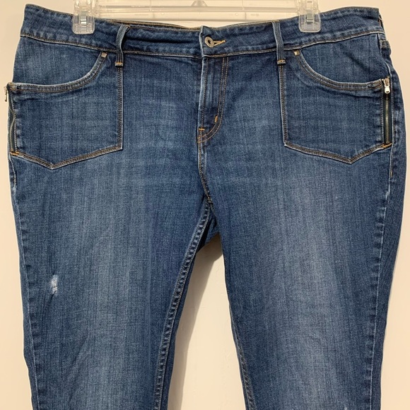 Levi’s Women Size 20 Skinny Jeans 542 Medium Wash Distressed - Picture 5 of 10